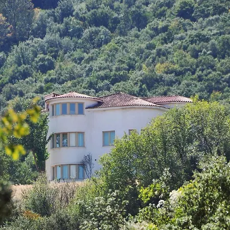 Willa Maria υπέροχη στα μετέωρα